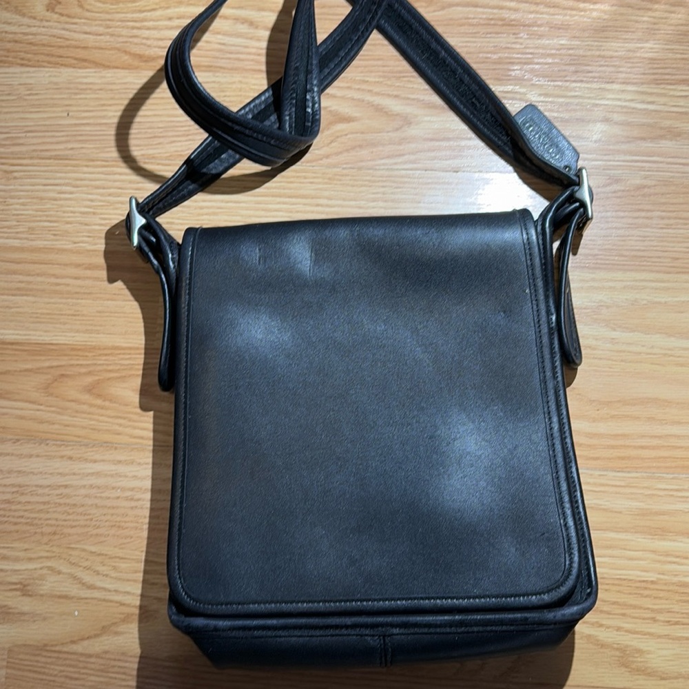 EUC COACH Crossbody satchel black
